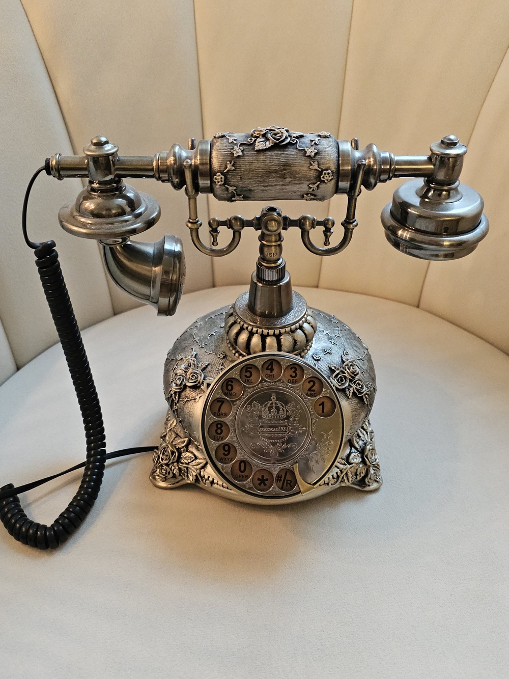 Vintage-Style Rotary Telephone